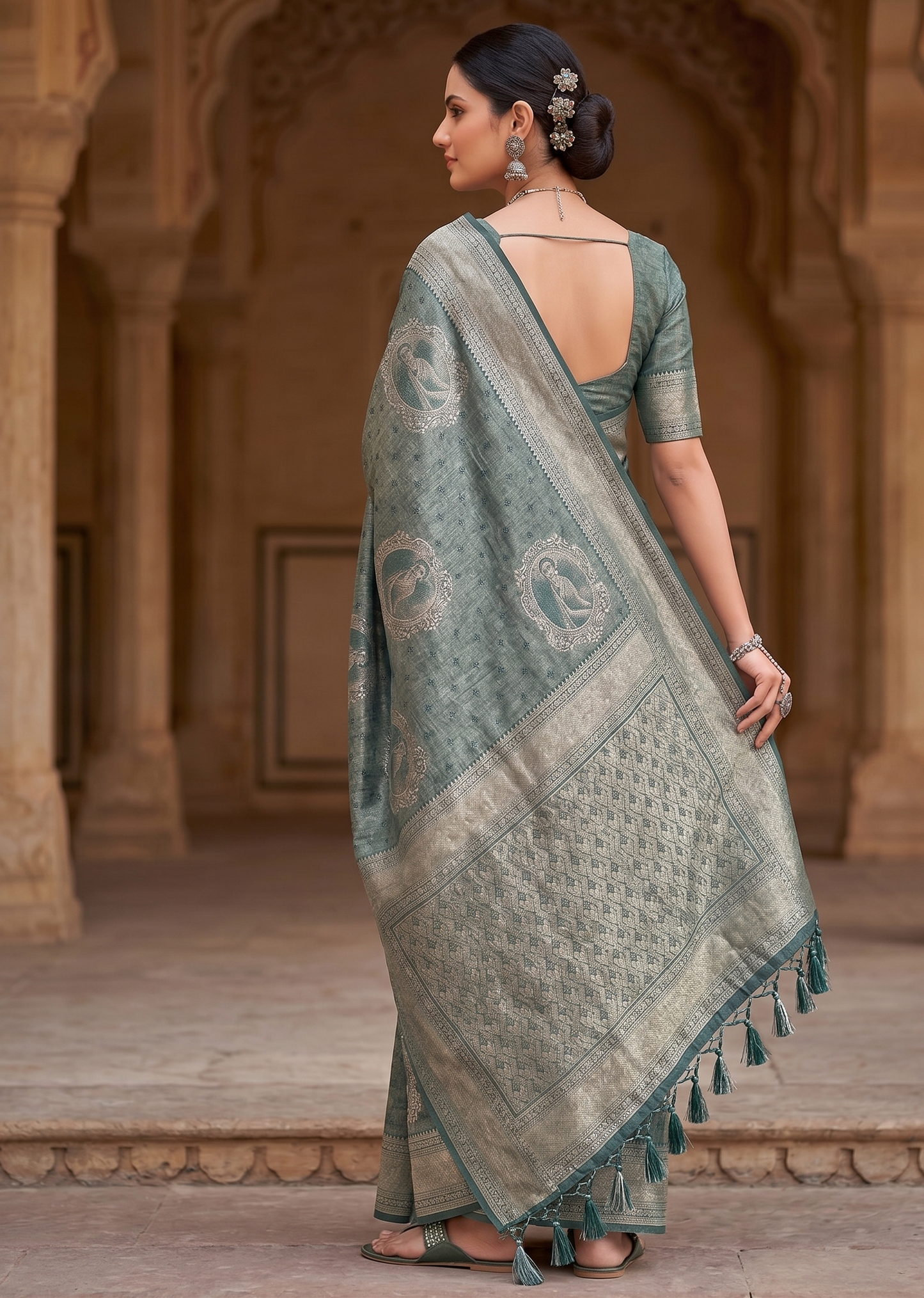 Green Woven Design Kanjivaram Saree